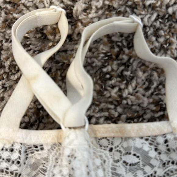 Vs pink lace bras 2 - Picture 6 of 10